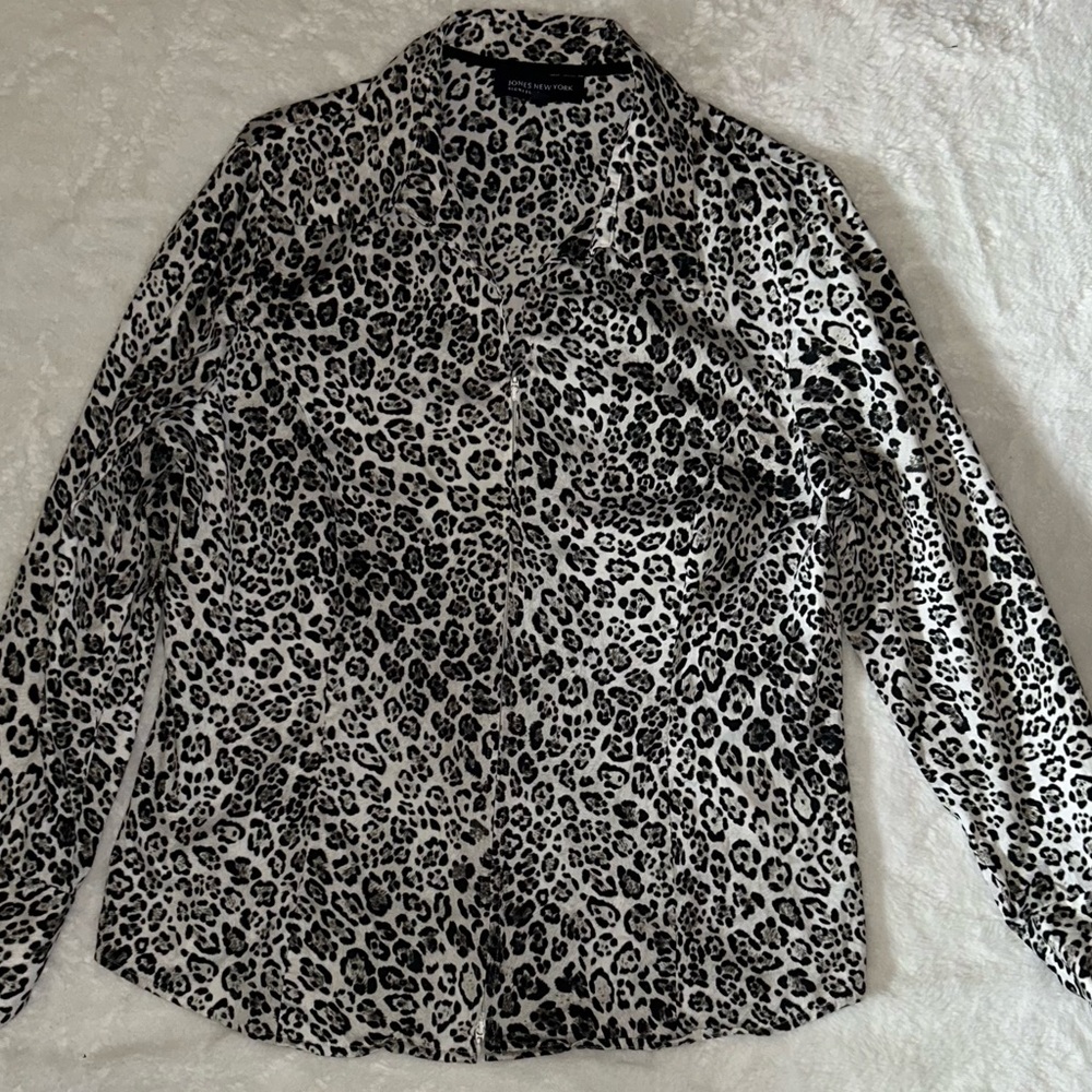 Leopard Print Zippered Shirt - Black and White Jones New York Signature